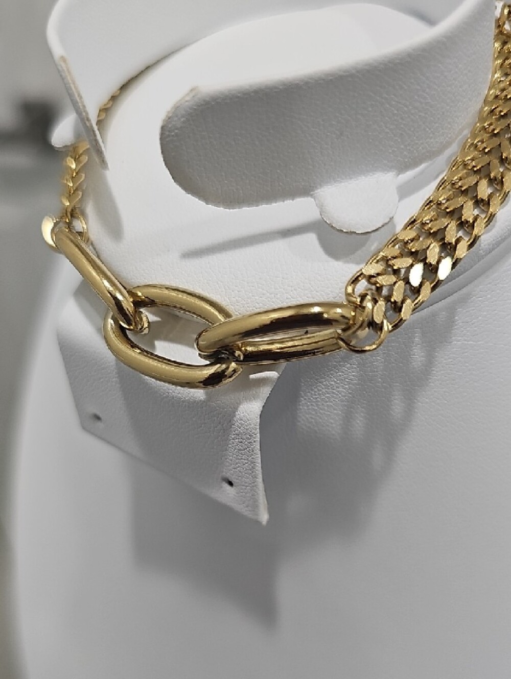 Bold Chunky Gold Link Statement Bracelet - Picture 3 of 4